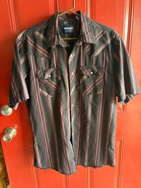 Vintage Wrangler Western Men's LT Short Sleeve Striped Shirt Pearl Snaps